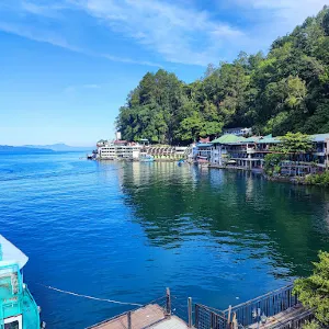 Pantai Bebas Parapat