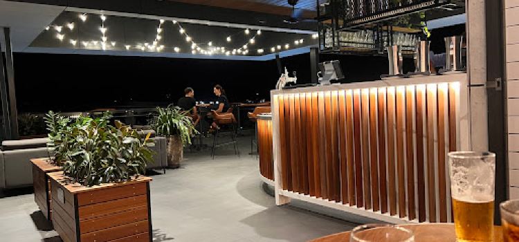 Green Fields Bar + Restaurant
