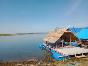 Nonghan Xayabury Rafting Restaurant