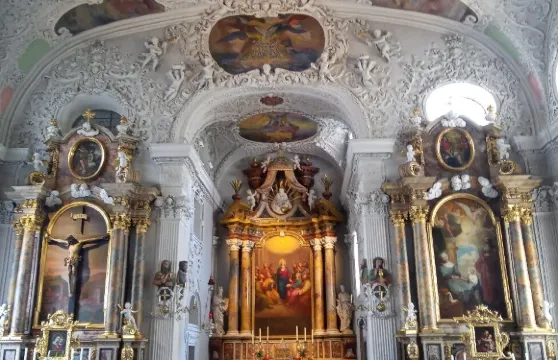 因斯布魯克老城區+黃金屋頂+施華洛世奇水晶世界一日遊