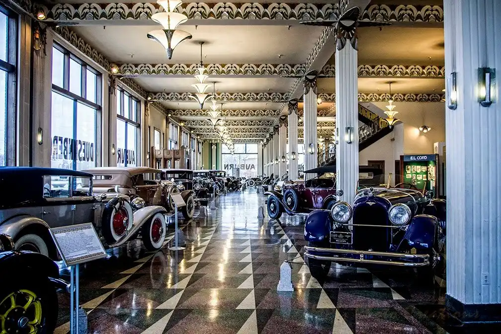 Hotel in zona Auburn Cord Duesenberg Museum