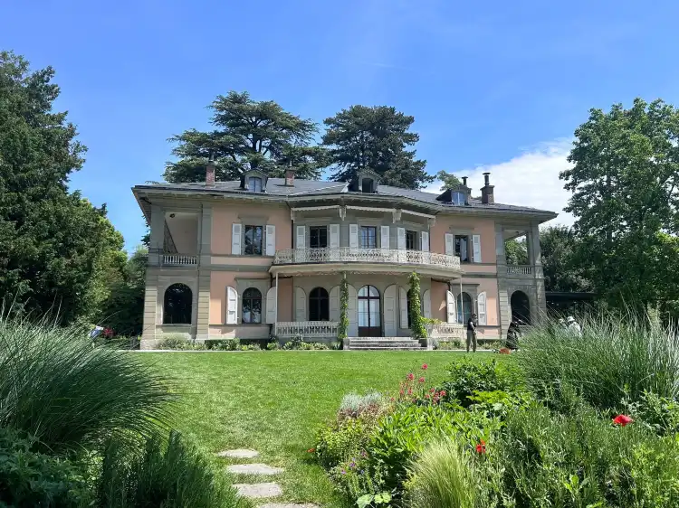 Hotel dekat Hermitage Foundation
