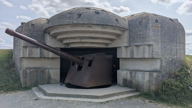 Longues-sur-Mer battery