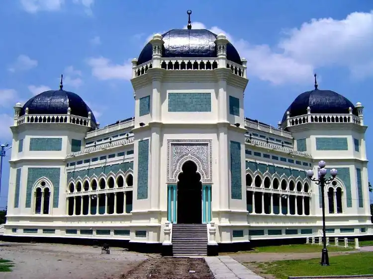 Hotels near Medan Grand Mosque
