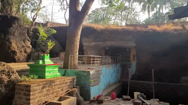Hotels in Ojhar
