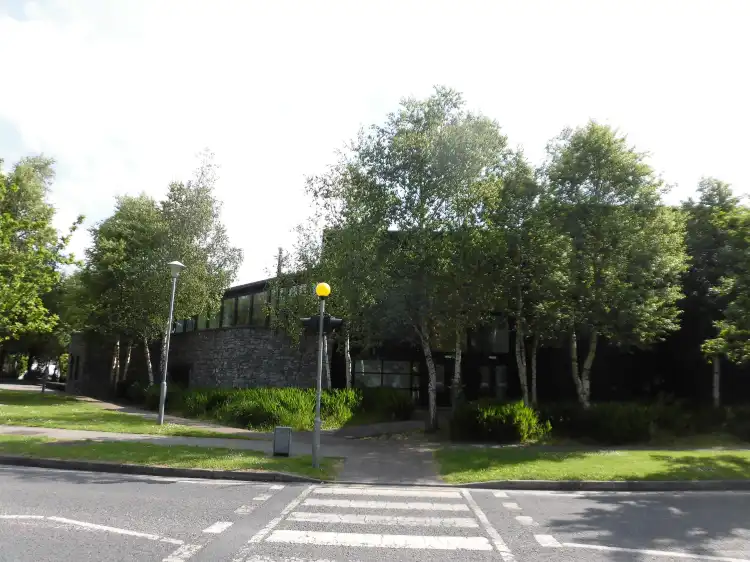 Hotels near glór