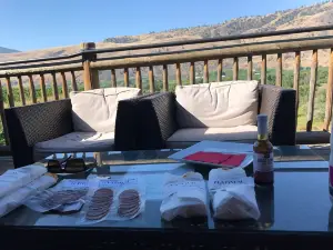 Platinum Bench Estate Winery & Artisan Bread Co.