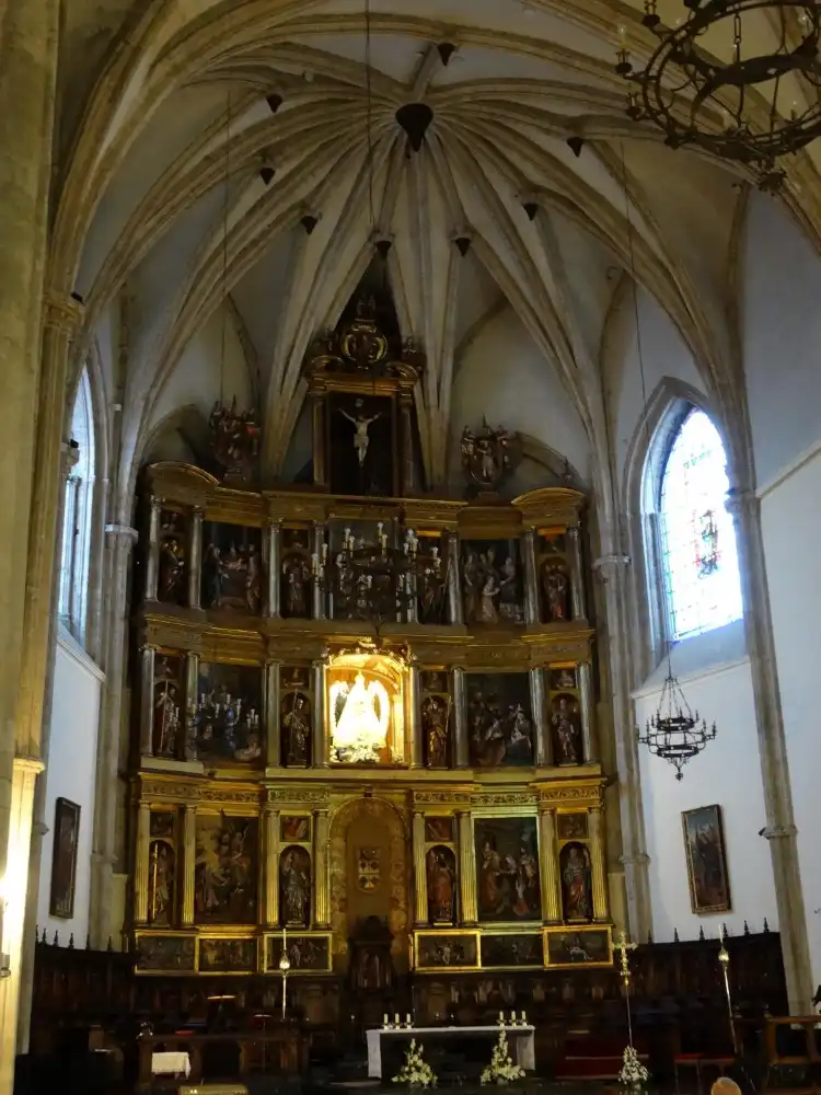 Các khách sạn gần Santa Maria de Prado Cathedral