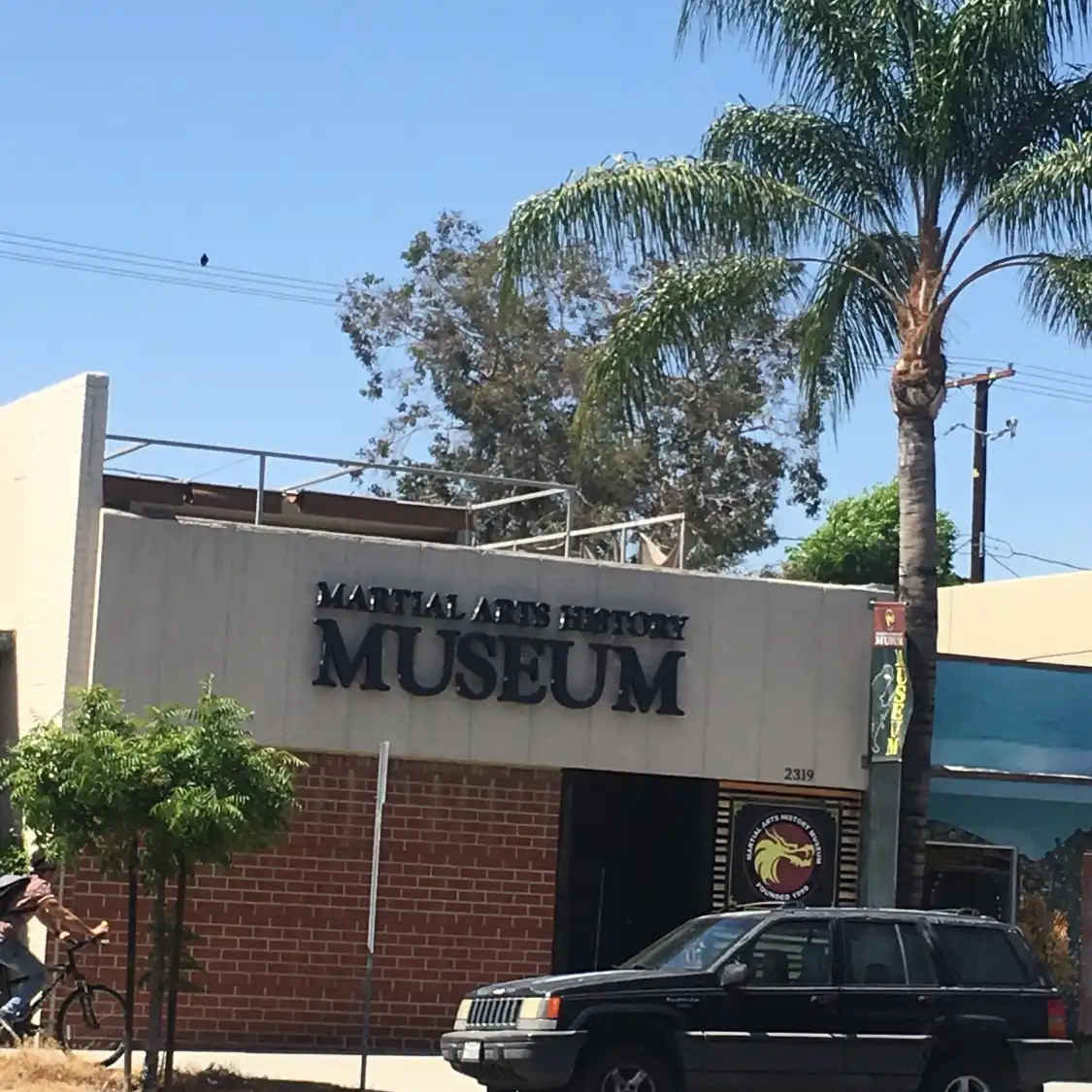 Hotels near Martial Arts History Museum