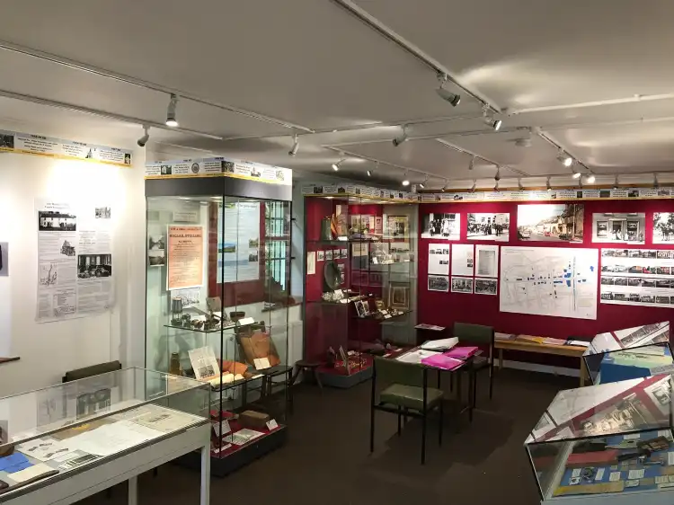 Hotel in zona Dollar Museum