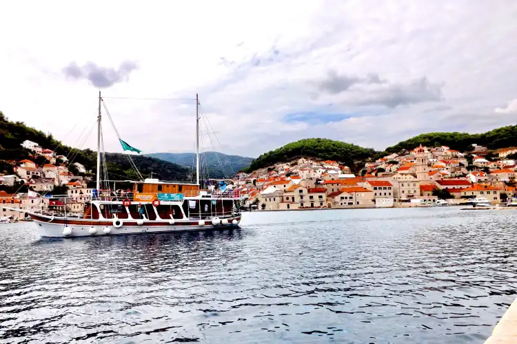 Hotels in Pucisca