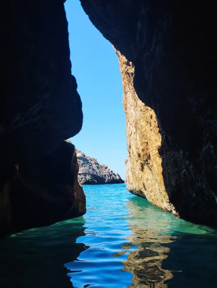 Hotels in Ditiki Mani