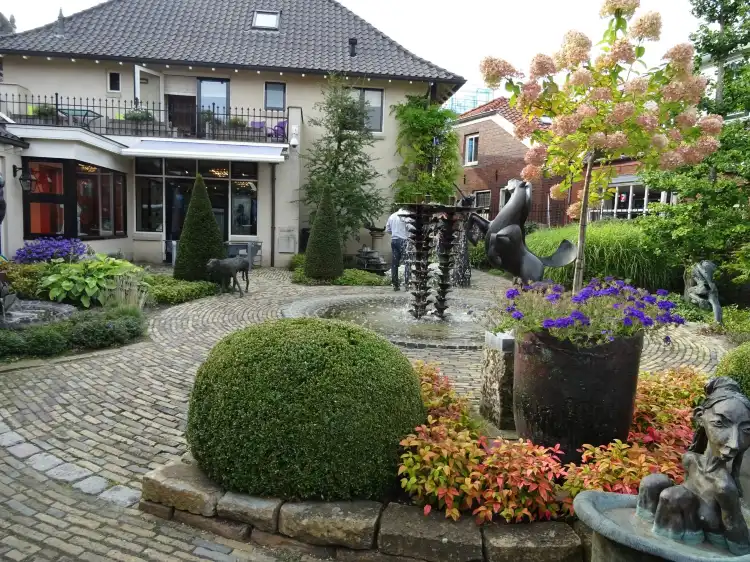 Hotels near Museum Ton Schulten