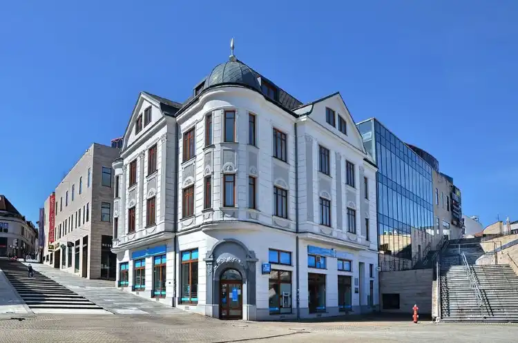 Hotels near Mausoleum of Andrew Hlinka