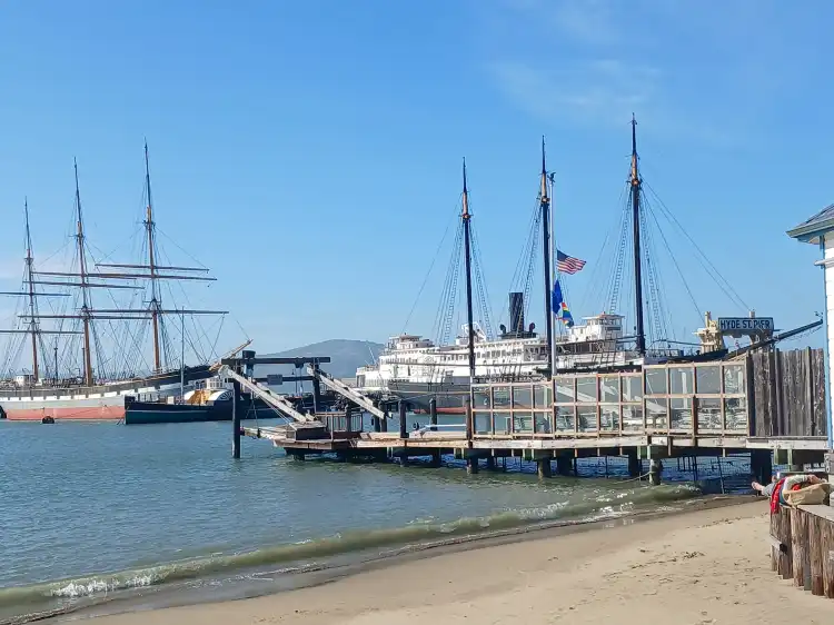 Hotels near Hyde Street Pier