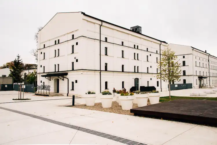 Hotels near Steel Arena