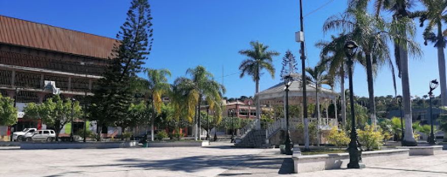 Plaza Las Varas, Nay