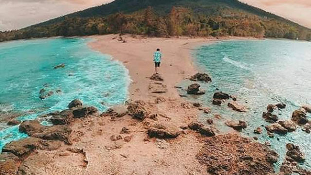 BEACH LUARI Tobelo (Luari Beach)