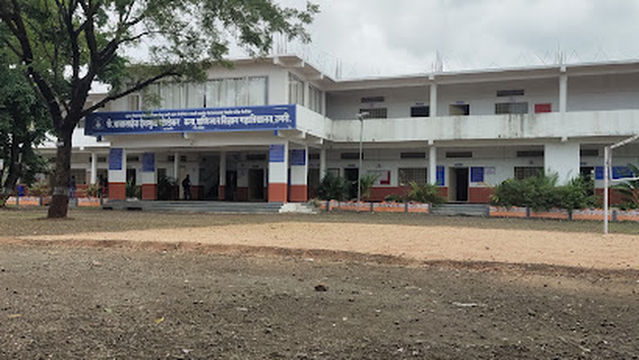 Hutatma Smarak, Umri