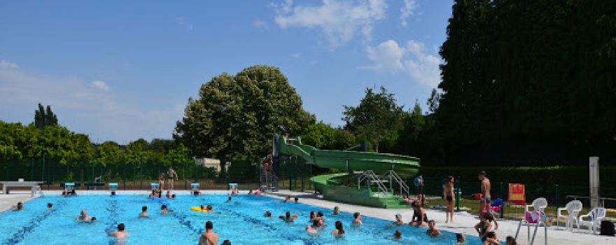 Piscine des Coëvrons à Bais