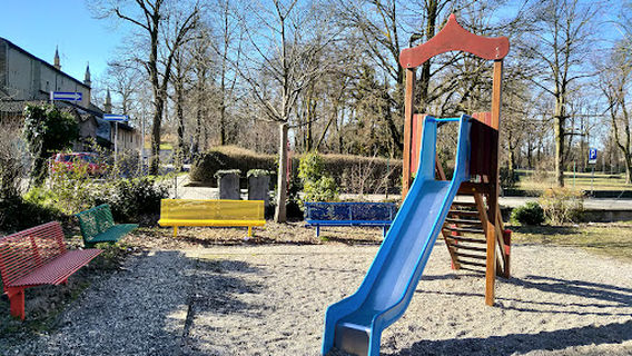 Parco giochi scuola