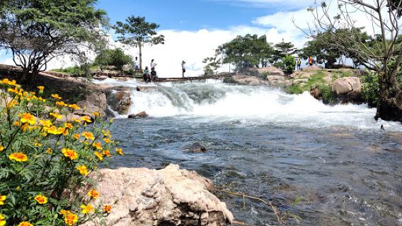 Busowoko Falls