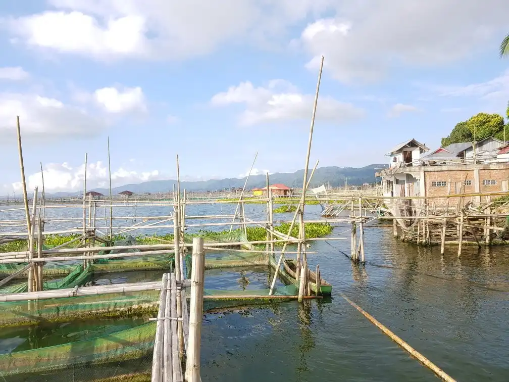 Hotels near Lake Tondano