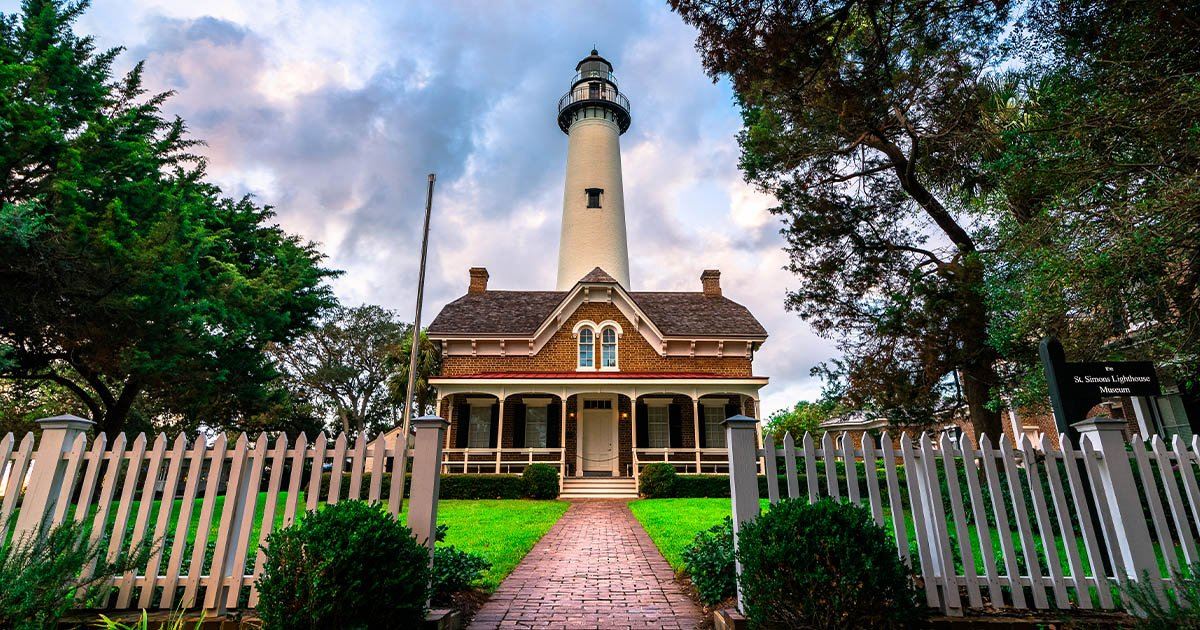 Compare 5 airports near Saint Simons Island