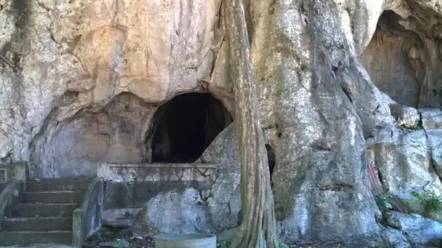 โรงแรมในอำเภอ ทัพทัน