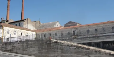 Conjunto constituido pela Igreja e antigo Convento de Sao Francisco e Fabrica Robinson