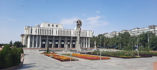 Кыргызская государственная филармония им. Т. Сатылганова