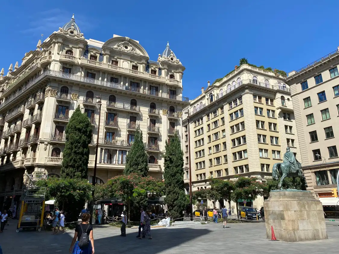 Hotels near Plaza de Ramon Berenguer el Gran
