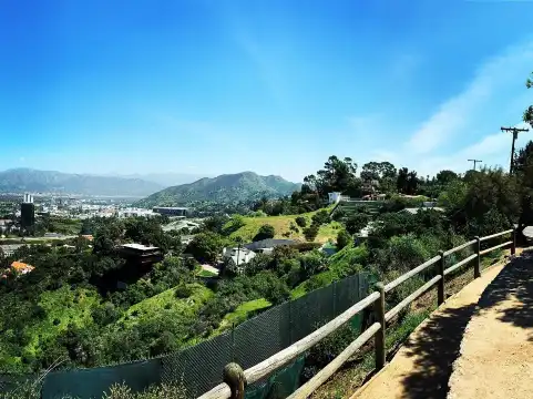 Hotels near Universal City Overlook