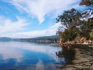 Snug Beach Cabin & Caravan Park