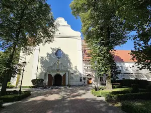 Kościół Rzymskokatolicki Sanktuarium Matki Bożej Królowej Miłości i Pokoju Pani Kujaw