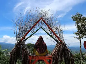 Puncak Mustika Manik