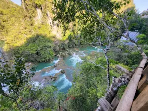Señalamiento a Cascada El Salto