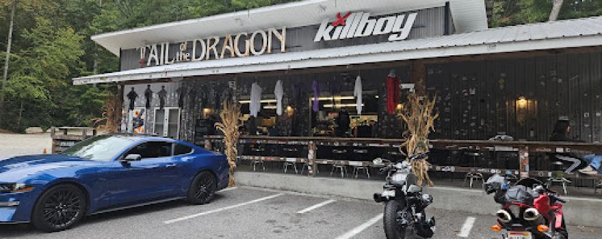 Intersection - Tail of the Dragon and Moonshiner