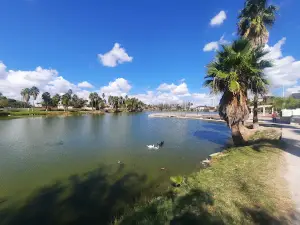 El Laguito and Park