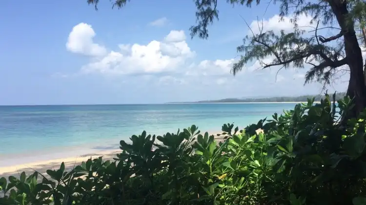 Hotels near Sirinat National Park