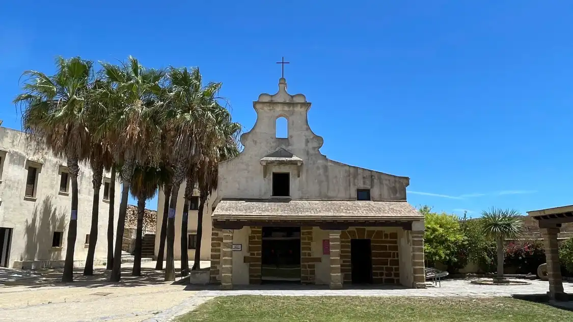 Hotels near Castillo de Santa Catalina