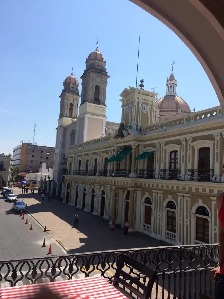 Các khách sạn gần Federal Palace