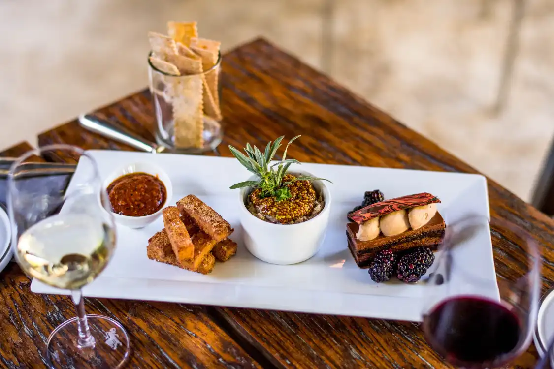 Hotels near Hess Persson Estates