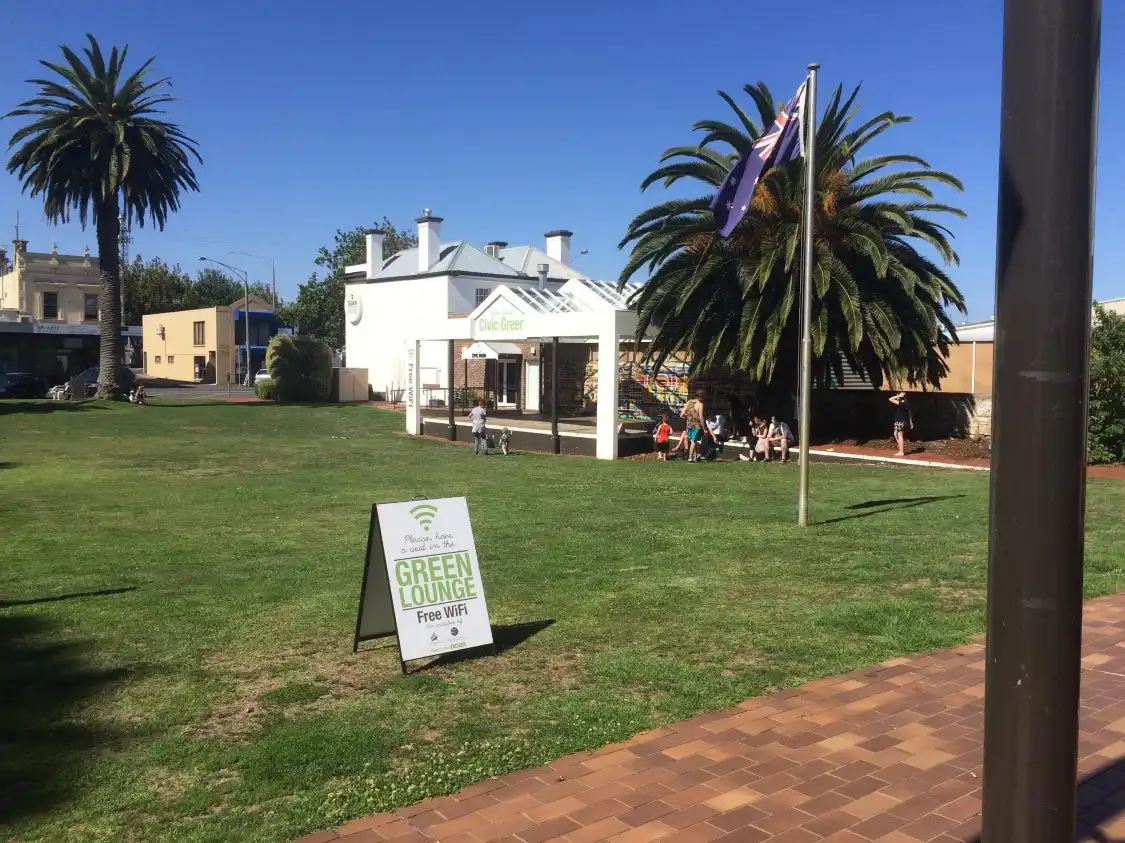 Hotels near The Warrnambool Art Gallery