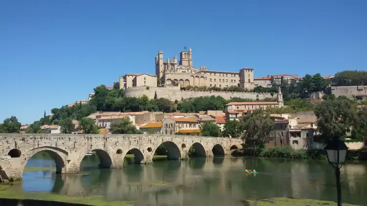 Hotel dekat Cathédrale Saint-Nazaire de Béziers