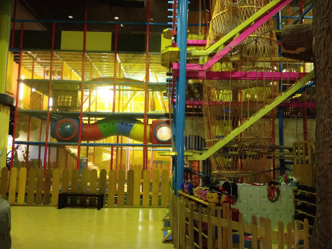 Các khách sạn gần Kidland