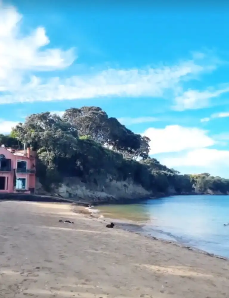 Hotel in zona Cheltenham Beach