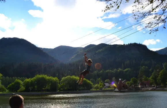 伯伊萊圖什納德