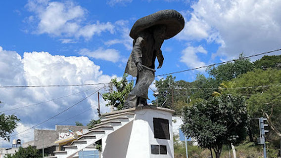 Monumento Al Tecuan
