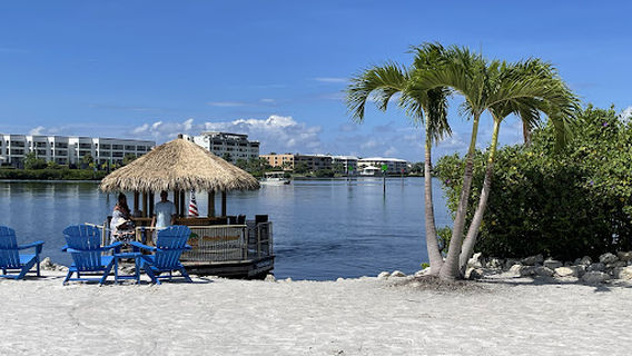 Cruisin' Tikis Charlotte Harbor